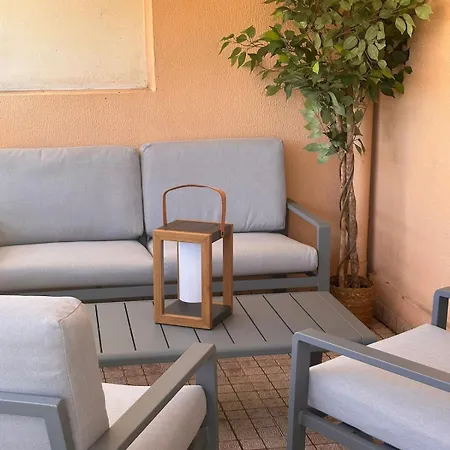 A 200m Des Plages Grand Ouvrant Sur Tres Large Terrasse Apartment